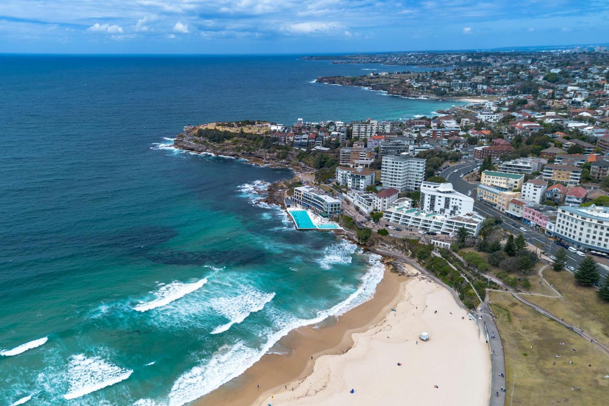 Eight Two Nine Two Vi: Bondi * Sydney
